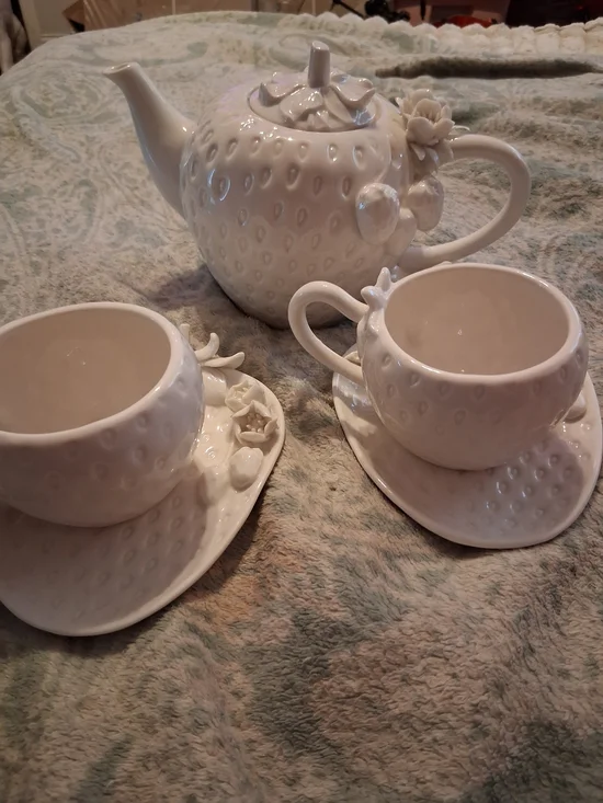 White Ceramic Strawberry Teapot and Teacup Set - Elegant Home Kitchen Serveware