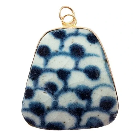 Vintage Repurposed Blue & White Pottery Shard Jewelry Pendant‎ Ming Chinoiserie
