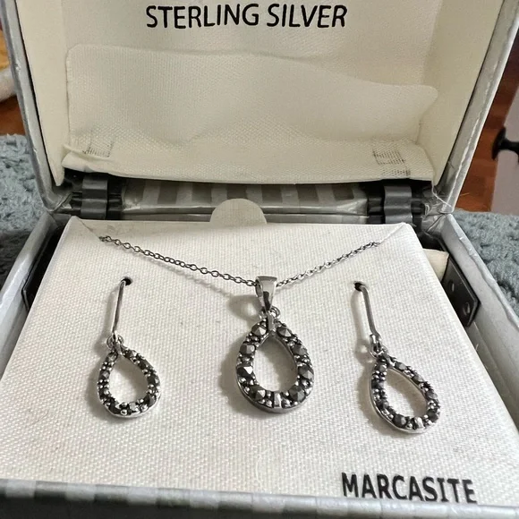 New Dead stock sterling silver marcasite necklace with matching pierced earrings