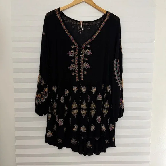 Free People Embroidered Boho Mini Tunic Top Dress Black V-Neck Peasant Sleeve M