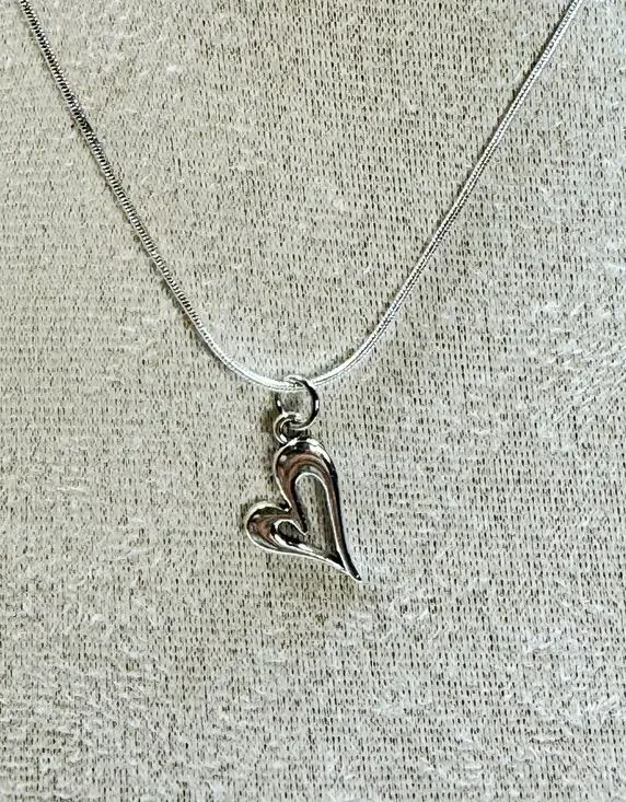 Silver Heart Pendant Necklace 18
