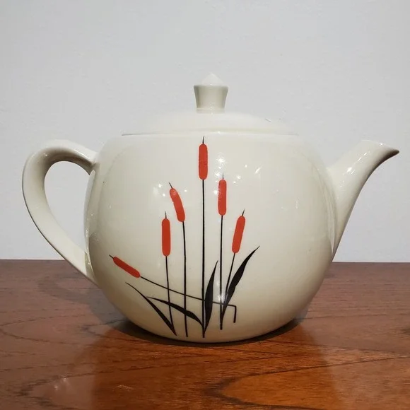 Vintage Porcelier Trademark Vitreous Hand Dec. China White Red Cat Tails‎ Teapot