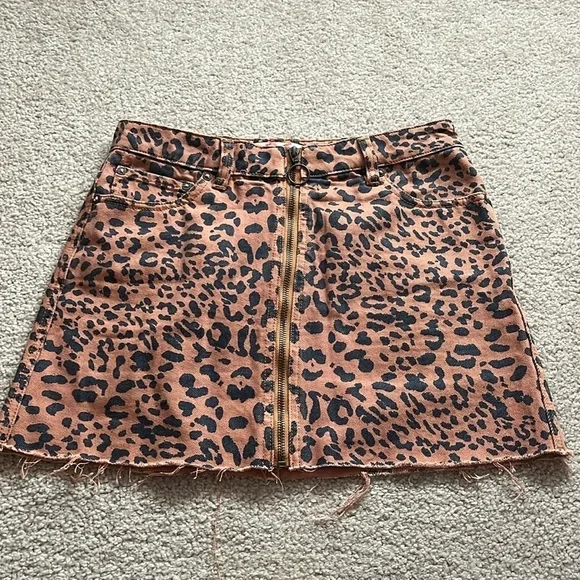 “Free People: Leopard Skirt size 2”