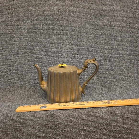 Vintage Brass Tea‎ Pot Fluted Sides Yellow Plastic Knob Retro Kitchen Decor