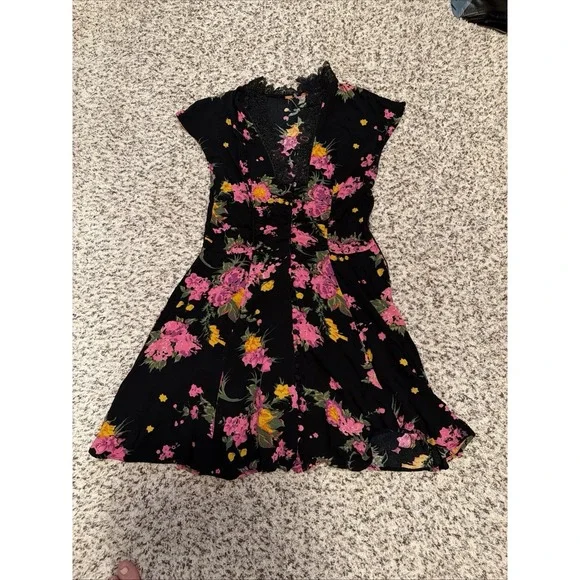 Free The People Short Size 2 Dress Black Floral Button Front Viscous V-neckline