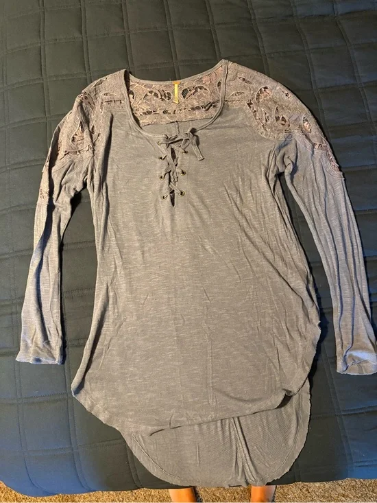 Free People Lace-Trim Lace-Up Women's Long Sleeve Top in Slate Light Blue