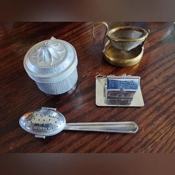 VINTAGE TEA MAKERS‎