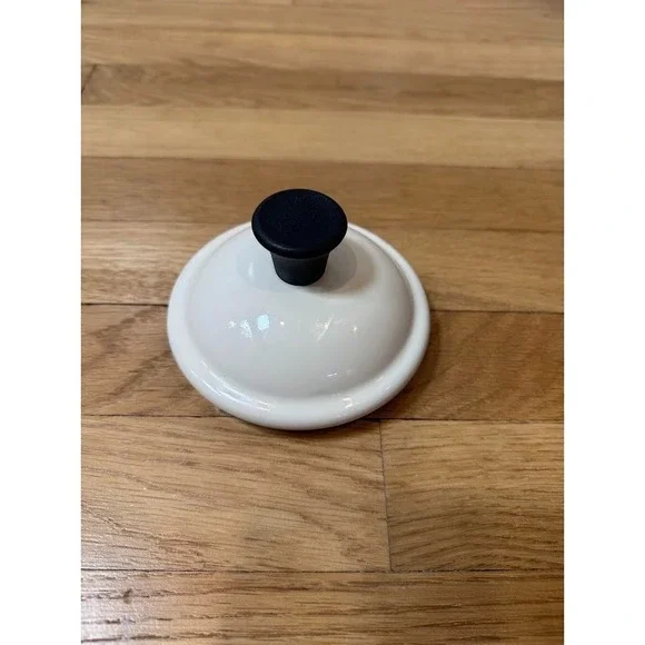 Le Creuset Tea Kettle Cream Cover Top with handle