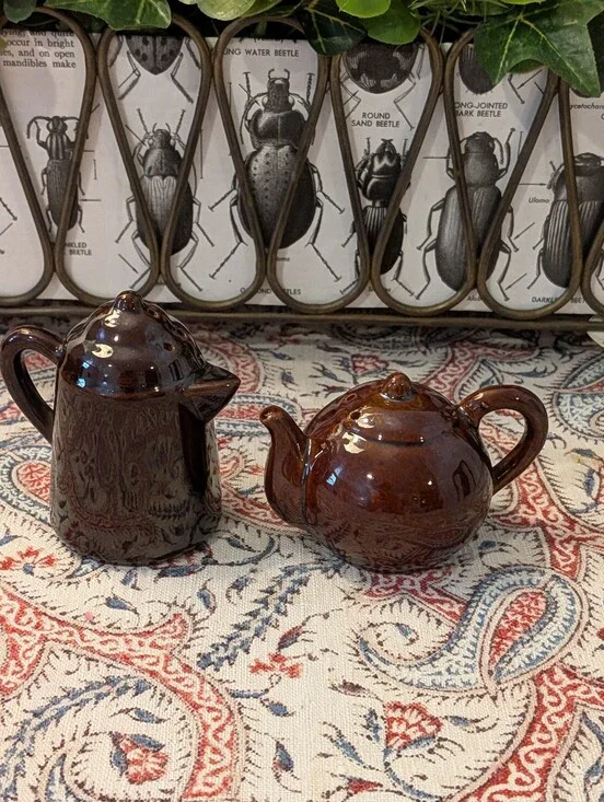 Vtg 1950-60's Coffee & Tea Pot Salt and Pepper Shakers