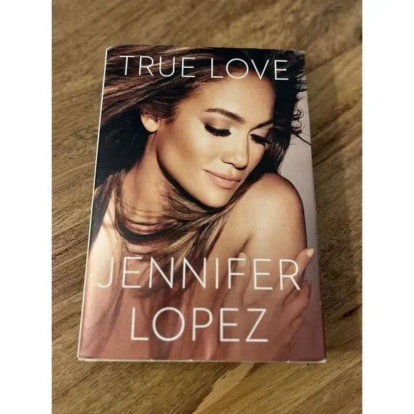 TRUE LOVE - JENNIFER LOPEZ BOOK‎