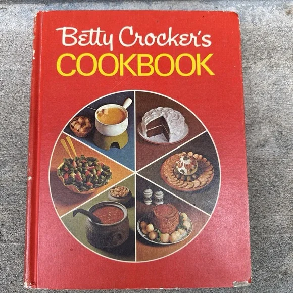 Vintage 1974 Betty Crocker Cookbook 21st Printing Hardcover Golden Press Pie