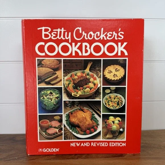 Betty Crocker Cookbook Revised 1978 Binder Granny Cottagecore Rustic Kitchen Vtg