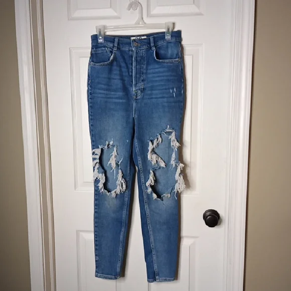 We The Free People Destructed high Rise Ankle Jeans w/Button Fly 28 Waist