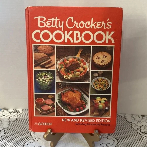 Betty Crocker's Cookbook New And Revised Edition 1980 Including Microwave Recipe