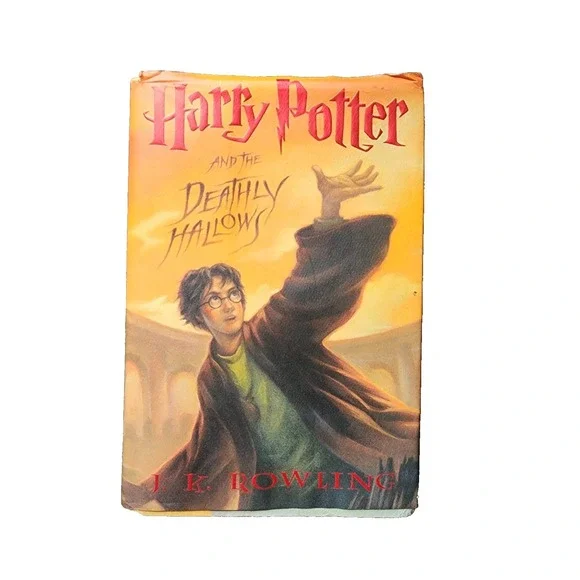 Harry Potter and the Deathly Hallows by‎ J. K. Rowling