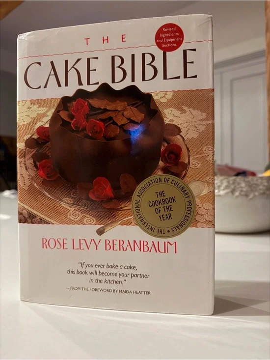 The Cake Bible By Rose Levy Beranbaum!  Hardcover! Like New! A must have! Gift 🎁