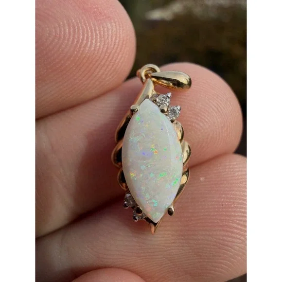 Vintage 14k Solid Yellow Gold Natural White Marquise Opal Diamond‎ Pendant 1.50g