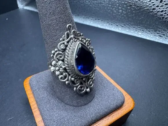 Vtg Sterling Silver 925 Blue Sapphire Stone Statement Ring Ornate Filigree Sz 10