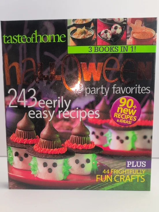 Taste of Home Halloween Party Favorites Cookbook 243 Easy Recipes NEW