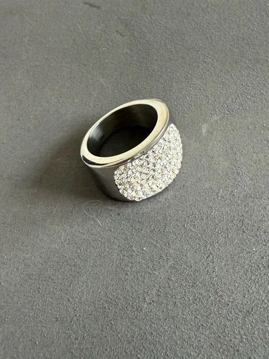 Sparkling Pavé Ring
