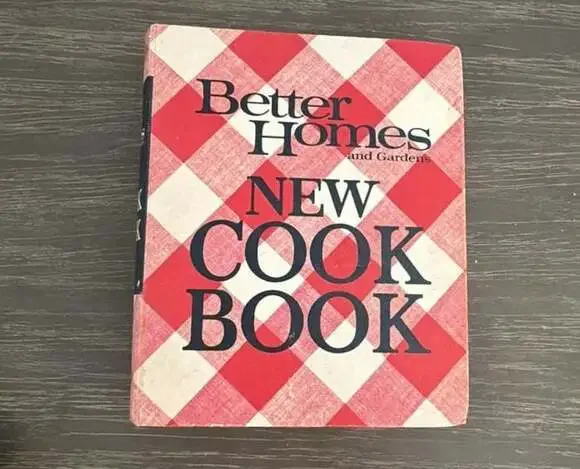 Vintage 1968 Better Homes and Gardens New Cook Book - Red Gingham 5-Ring Binder