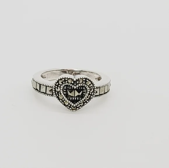 Sterling Silver heart ring 4.75