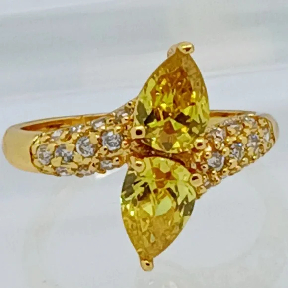 Vintage Gold Tone Yellow Pear Cut Bypass Cocktail Ring Size 6.25 Butterfly Style