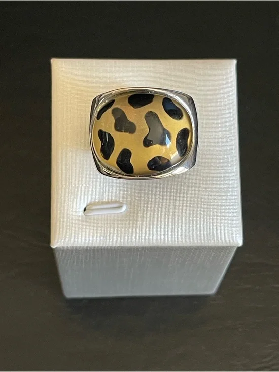 Vintage Leopard Print Dome Statement Ring .