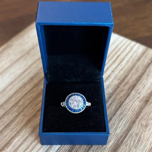 Elegant Silver‎ 925 and Blue Women's Ring Size 7