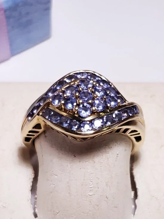 Estate 1.05ctw Natural Rd Tanzanite channel criss cross 14Kt Y/Gold Ring #24748