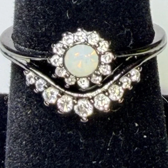 Fragrant Jewels Black Faux Opal Crystal Halo  Ring Size 8 Moon Flowers Gothcore
