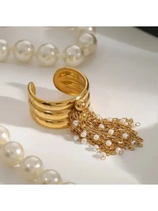 Gold Chai  Ring Q319