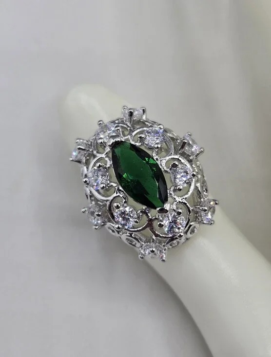 Swarovski Crystal Elements Silver Statement Ring Emerald Green Size 8 Marquise