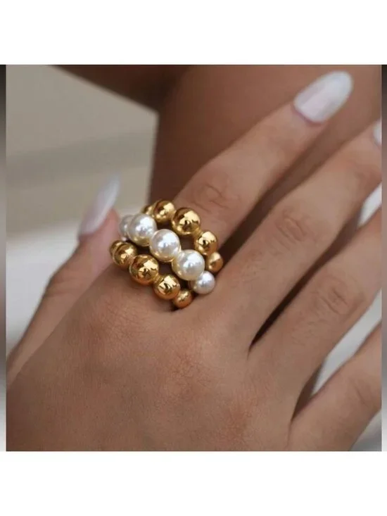 Gold and Pearl Ring Q338