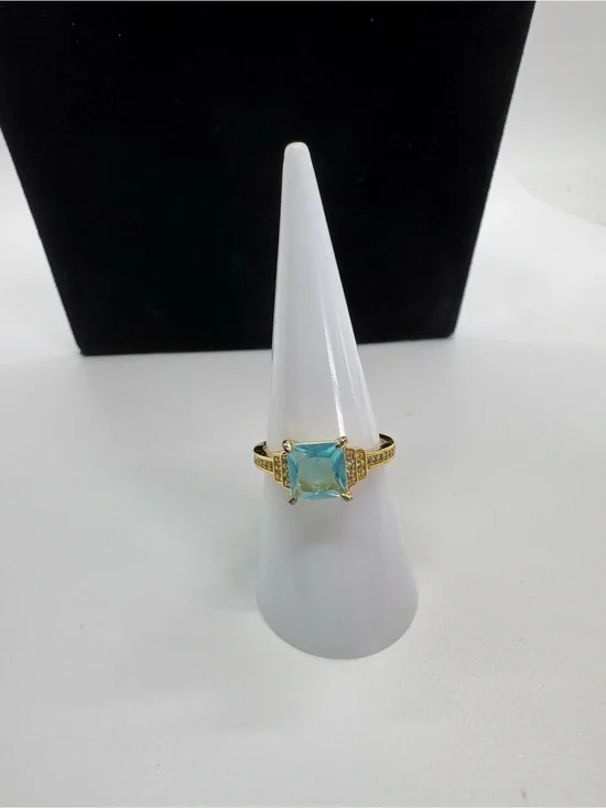 Bomb Party Gold-Plated Ring with Princess cut Blue Topaz Gemstone