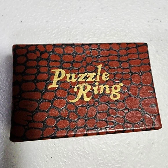 VTG Puzzle Ring Made in Japan Silver Tone 4 Band Interlocking Novelty with Box