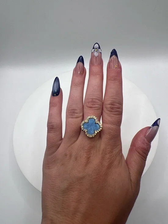 095. Blue Clover Ring with Silver Accents