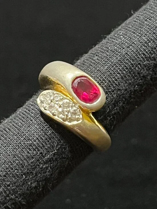 Vintage Chunky Gold Tone Bypass Ring Ruby Red Glass Faux Diamond Pavé Sz 6
