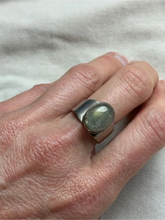 Solid 925 Sterling Silver Labradorite Oval Ring - Grey-Green Gemstone