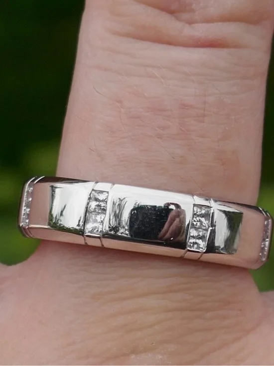 🌸JTV38 - Vanna K - Silver Tone Band Ring with Clear Square Accents💎🛍️