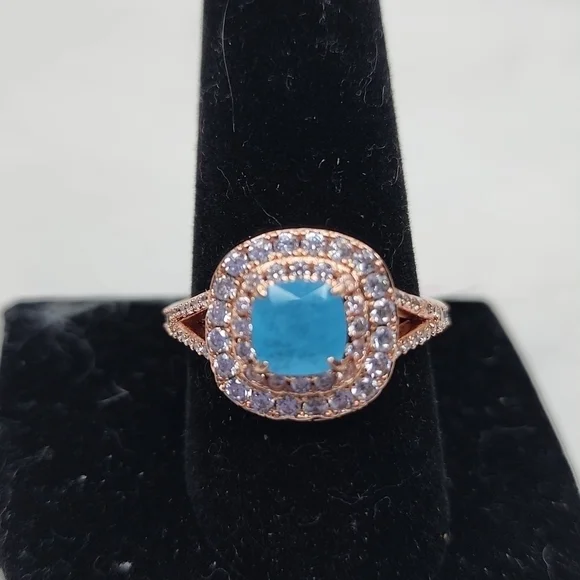 🎄NWT AQUA BLUE QUARTZ RING🎄