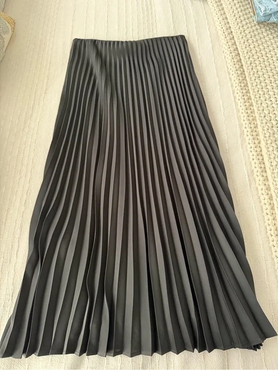 J. Crew Black Pleated Midi Skirt Length 30 Waist 25/26