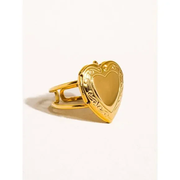Sefina 18K Non-Tarnish Locket Heart Ring