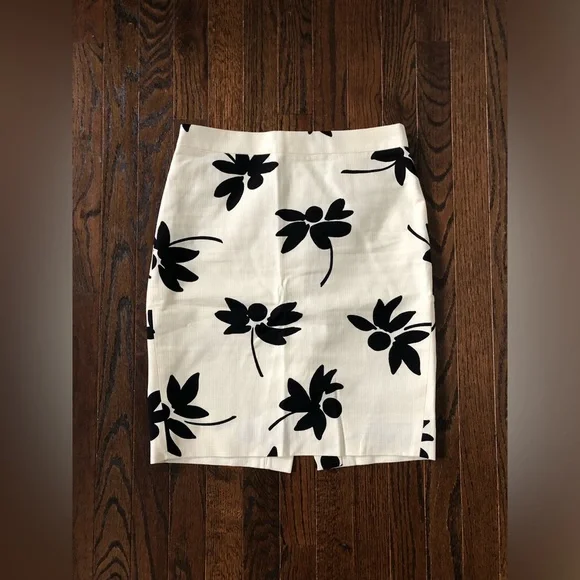 J. Crew Women’s 0 Black/Ivory The Pencil Skirt Knee-Length Cotton Floral Skirt