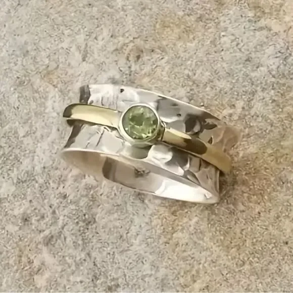 Green stone ring M1267