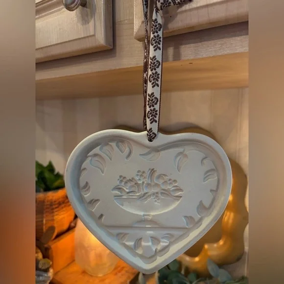 Pampered Chef Hospitality Heart Clay Stoneware Cookie/Chocolate Mold VTG 1999