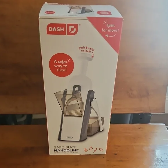 NIB DASH Safe Slice Mandoline - White and Gray
