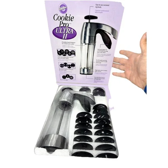 2010 Wilton Cookie Pro Ultra‎ II Soft-Grip Trigger Cookie Press Complete Set