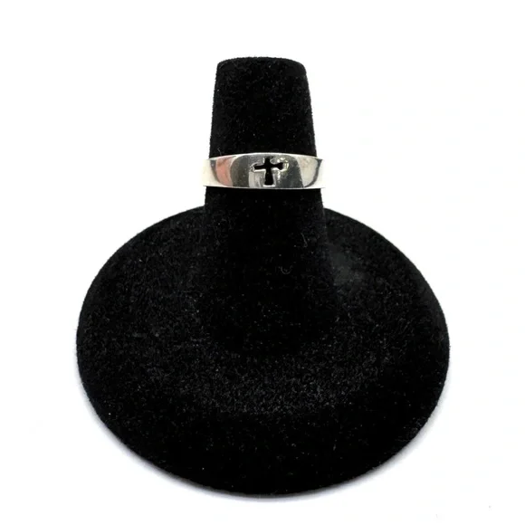 Sterling Silver Cutout Cross Band Ring Size 6
