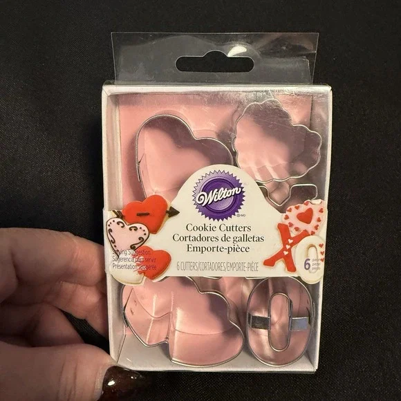Wilton Metal Cookie Cutters - Hearts‎ Love XO, Set Of 6 New Valentines Day